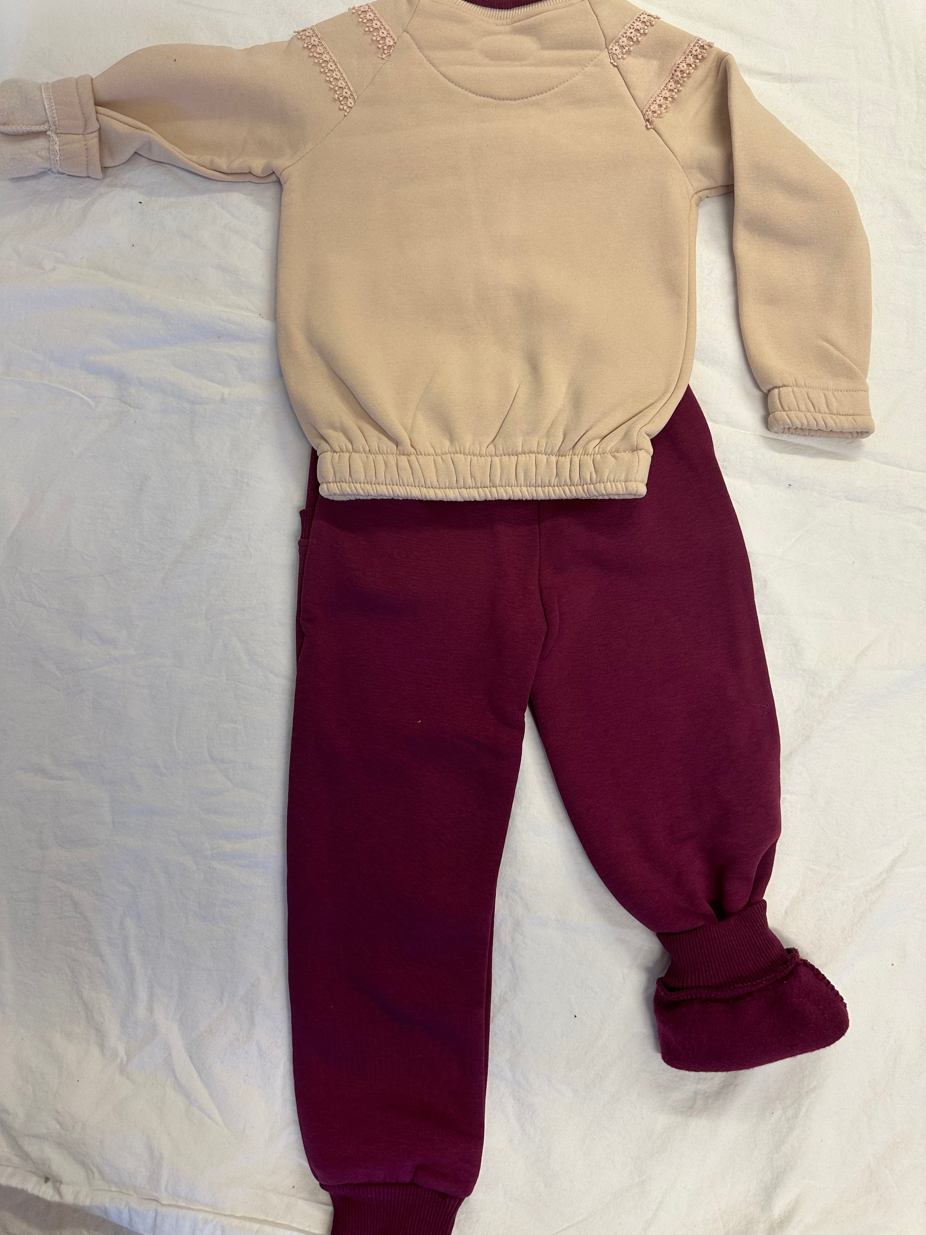 Stylish Girls Fleece-Lined Lounge Set